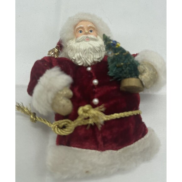Vintage Avon Collectible vintage "Victorian Santa" Ornament / Pin - Picture 1 of 4